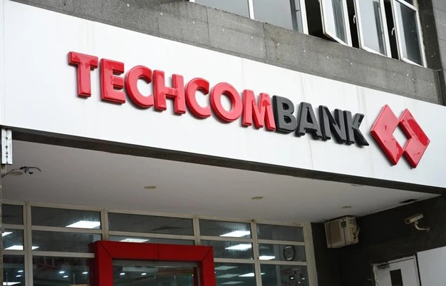 Techcombank đã trả xong 1.800 tỷ cho Manulife, bán một phần tòa nhà Hội sở tại TP.HCM cho Masan 